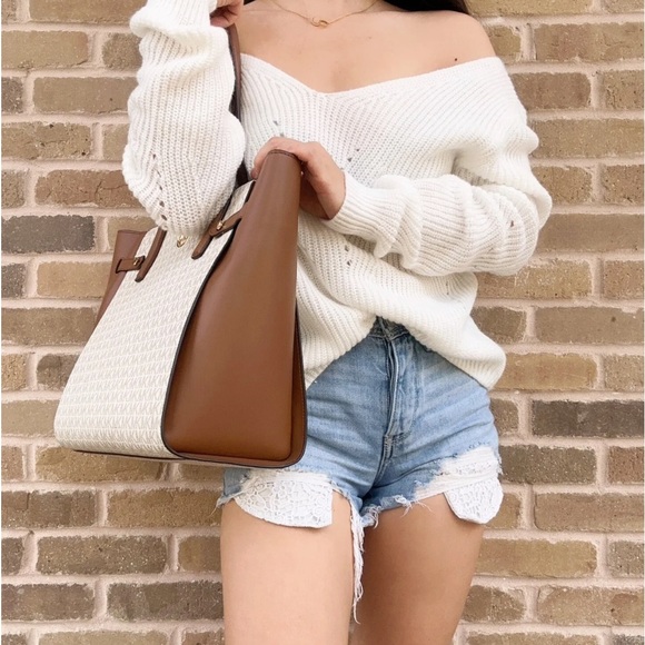 Michael Kors Carmen North South Large Top Zip Tote Vanilla MK Signature - Picture 2 of 7